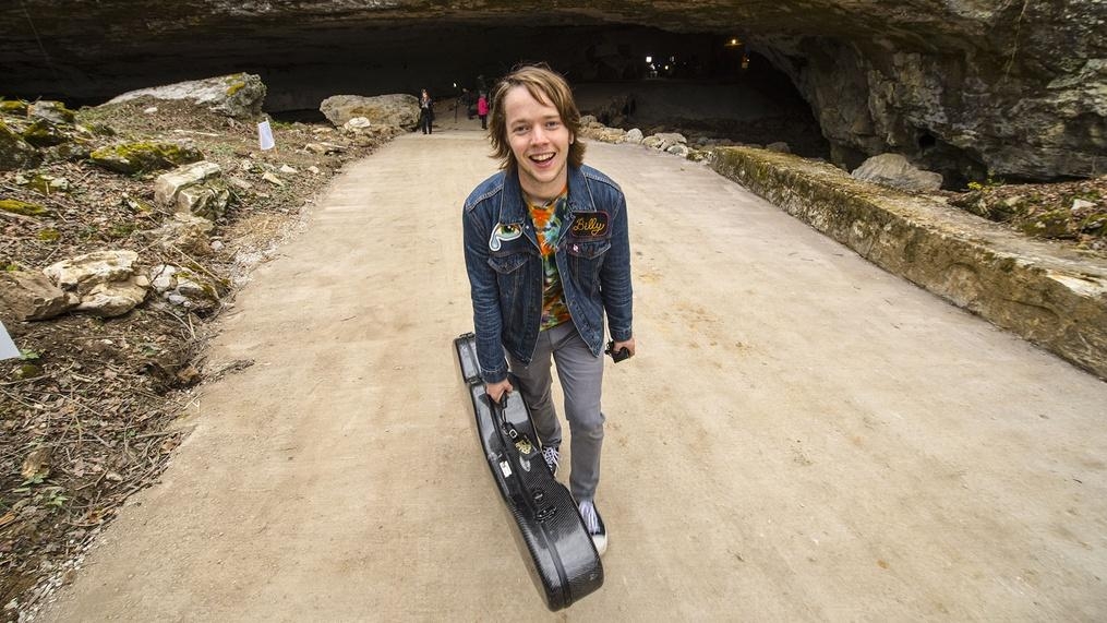 Bluegrass underground billy strings wttw