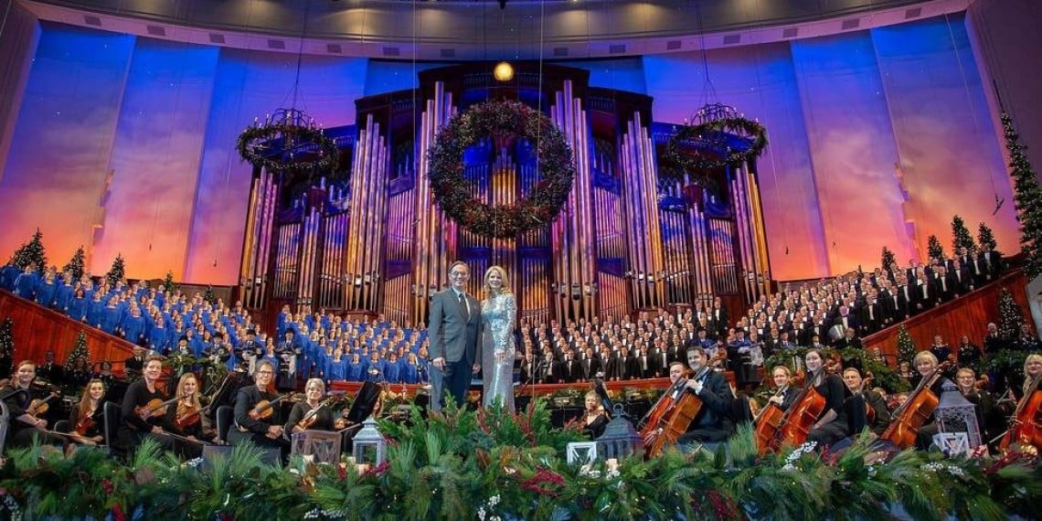 Christmas with The Tabernacle Choir featuring Kelli O'Hara and Richard