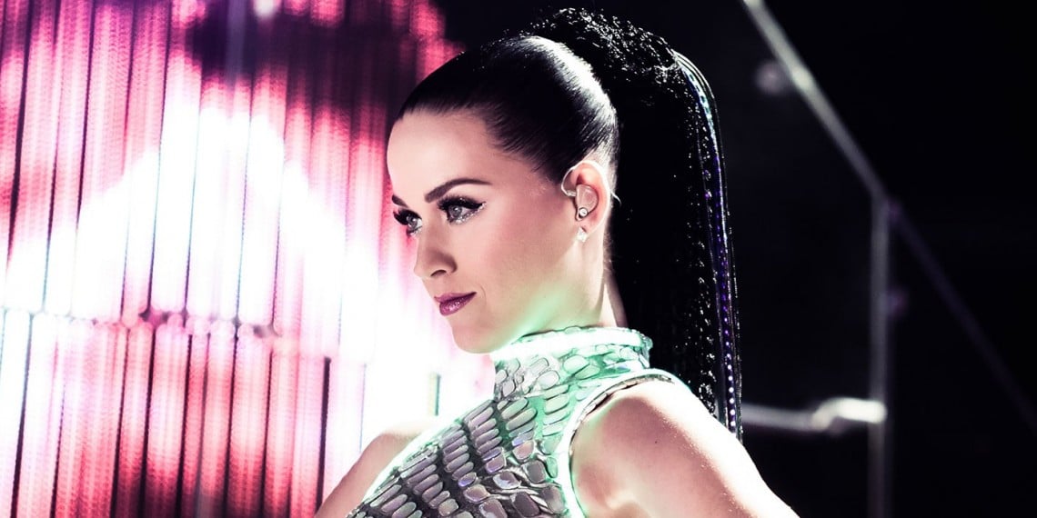 KATY PERRY PRISMATIC TOUR BOOK visual data 4